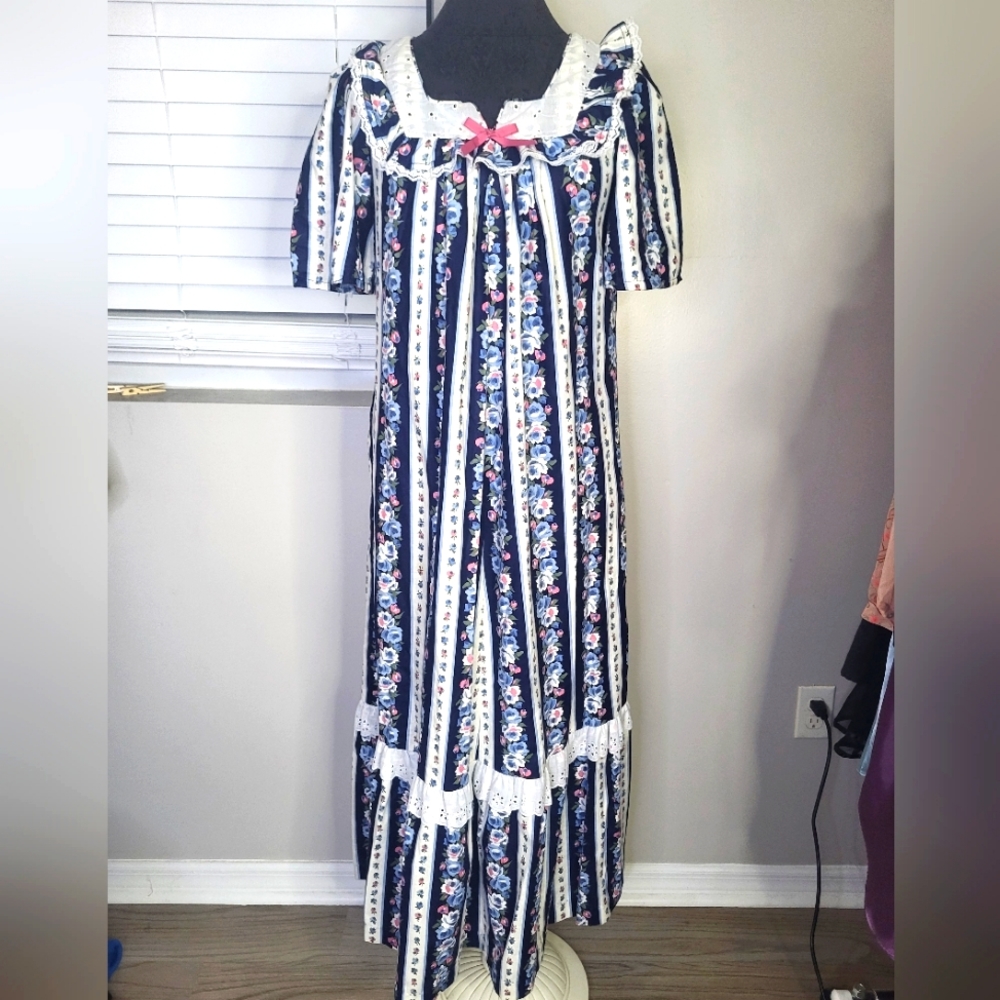 Vintage 70s Hawaiian Sun Babies for Liberty House Floral Dress